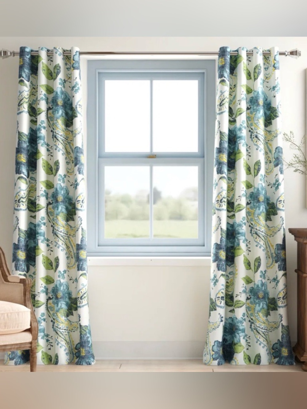 NIB Lush Decor Half Moon Floral Paisley Curtains - Navy and White.